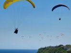 paragliding-di-bukit-timbis-pantai-pandawa-bali.jpg