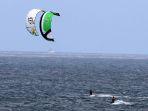 parasailing-di-pantai.jpg