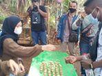 pasar-ciplukan-koin-kayu.jpg