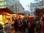 pasar-natal-vorosmarty-square-di-budapest-hungaria.jpg