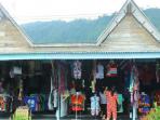 pasar-tomok-di-samosir_20160913_144411.jpg
