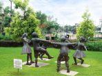 patung-anak-anak-bermain-di-kiara-artha-park.jpg