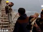 Bahayakan Nyawa Tiap Hari! Inilah Potret Pekerja Kontruksi di Balik Bangunan China yang Spektakuler