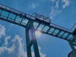 pemandangan-jembatan-kaca-kemuning-sky-hills.jpg