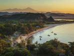 pemandangan-pagi-hari-kawasan-pantai-kuta-lombok-dari-bukit-merese.jpg