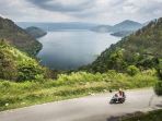 pemandangan-samosir-dari-toba_20180414_100910.jpg