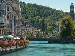 pemandangan-sungai-aare-di-swiss.jpg