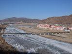 pemandangan-udara-sungai-tumen-di-distrik-pekerja-namyang-onsong-korea-utara-dari-tumen-tiongkok.jpg