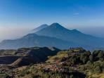 pemandangan-yang-indah-di-gunung-prau.jpg