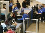 pemeriksaan-bandara_20181108_085151.jpg