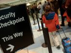 pemeriksaan-di-bandara_20170616_152343.jpg