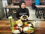 pemilik-warung-oseng-mercon-sitti-qhodijah.jpg