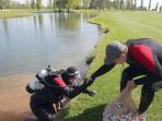 pemungut-pengumpul-bola-golf_20161203_103810.jpg