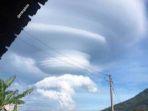 penampakan-awan-lenticularis-di-gunung-lawu-energysolo.jpg