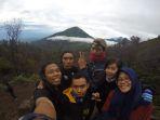 pendaki-kawah-ijen.jpg