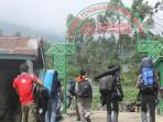 pendaku-gunung-slamet_20160818_090116.jpg