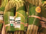 penggunaan-bungkus-daun-pisang-untuk-buah-dan-sayur-di-supermarket.jpg
