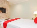 penginapan-reddoorz-premium-near-ragunan-zoo-2.jpg