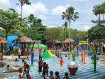 pengunjung-di-gumul-paradise-island-satu-tempat-wisata-di-kediri.jpg