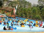 pengunjung-liburan-akhir-pekan-di-the-jungle-waterpark-1.jpg