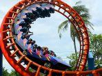 pengunjung-naik-wahana-roller-coaster-di-dufan-jakarta-utara.jpg