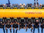 pengunjung-naik-wahana-tornado-di-dufan-jakarta-utara.jpg
