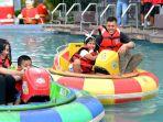 pengunjung-nyobain-wahana-blaster-boat-di-kids-fun-jogja.jpg