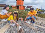 pengunjung-yang-liburan-bareng-keluarga-di-cepogo-cheese-park-boyolali.jpg