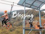 pengunjung-yang-mencoba-wahana-sky-bike-di-sevillage-ciloto.jpg
