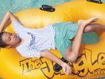 pengunjung-yang-tengah-bersantai-di-the-jungle-waterpark.jpg