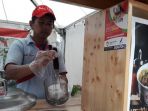 penjual-bakso-di-asian-fest_20180825_084139.jpg