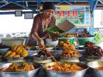 penjual-nasi-kapau_20160902_231116.jpg