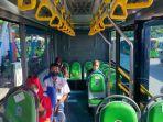 penumpang-bus-tranjatim.jpg
