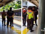 penumpang-krl-berbicara-kasar.jpg
