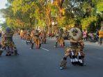 pertunjukan-yang-memeriahkan-asean-para-games-2022-di-solo-jawa-tengah-minggu-2472022.jpg