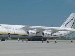 pesawat-antonov-an124-100-mendarat-perdana-di-yia.jpg