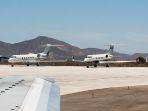 pesawat-jet-pribadi-di-bandara.jpg