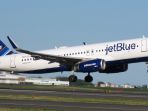 pesawat-jetblue_20171214_151744.jpg