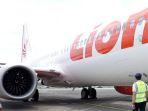 pesawat-lion-air-di-bandara.jpg