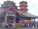 peserta-wisata-religi-saat-berada-di-masjid-muhammad-cheng-hoo-jember.jpg