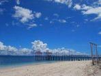 pesona-Pantai-Nyaolako.jpg