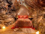 pilihan-kamar-di-deep-sleep-di-snowdonia-wales-utara-adalah-hotel-terdalam-di-dunia.jpg