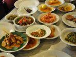 pilihan-menu-di-warung-nasi-padang.jpg