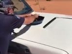 Polisi Ini Goreng Telur di Atas Mobil Tanpa Api Hanya dengan Terik Matahari, Hasilnya Bikin Melongo
