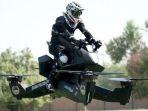 polisi-dubai-uji-coba-motor-terbang-hoverbike-yang-rencananya-akan-digunakan-untuk-patroli-pada-2020.jpg