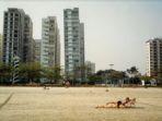 potret-apartemen-miring-di-tepi-pantai-kota-santos-brasil.jpg