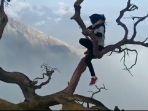 potret-pengunjung-kawah-ijen.jpg