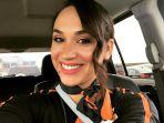 pramugari-ini-mirip-meghan-markle.jpg