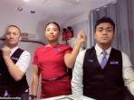 Viral di Medsos, Pramugari di Australia Bikin Video TikTok di Pesawat
