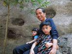 presiden-jokowi-bersama-jan-ethes-dan-la-lembah-manah-foto-bareng-di-gua-batu-cermin.jpg